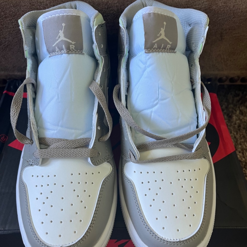 Shoes - Picture 2 of 6